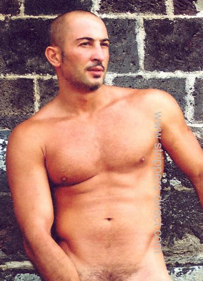 Italian stripper in London, Hen night London, Hen show London, Hen weekend London, Hen party London, Gay strip London, Strippergram London, Kissogram London